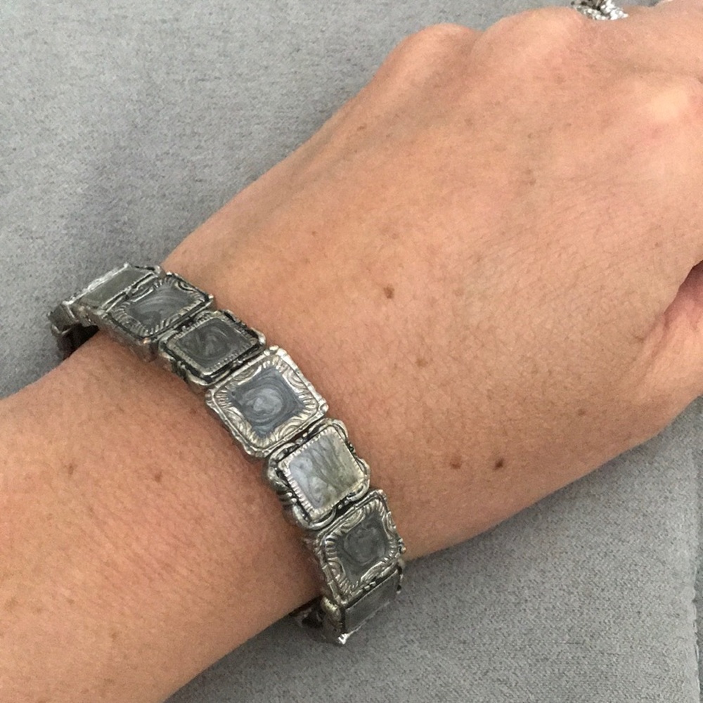 Silver elastic costume bracelet